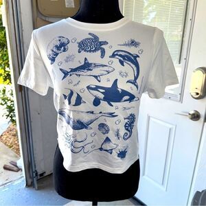 Blue and White Marine Life cropped fitted T-Shirt- size M